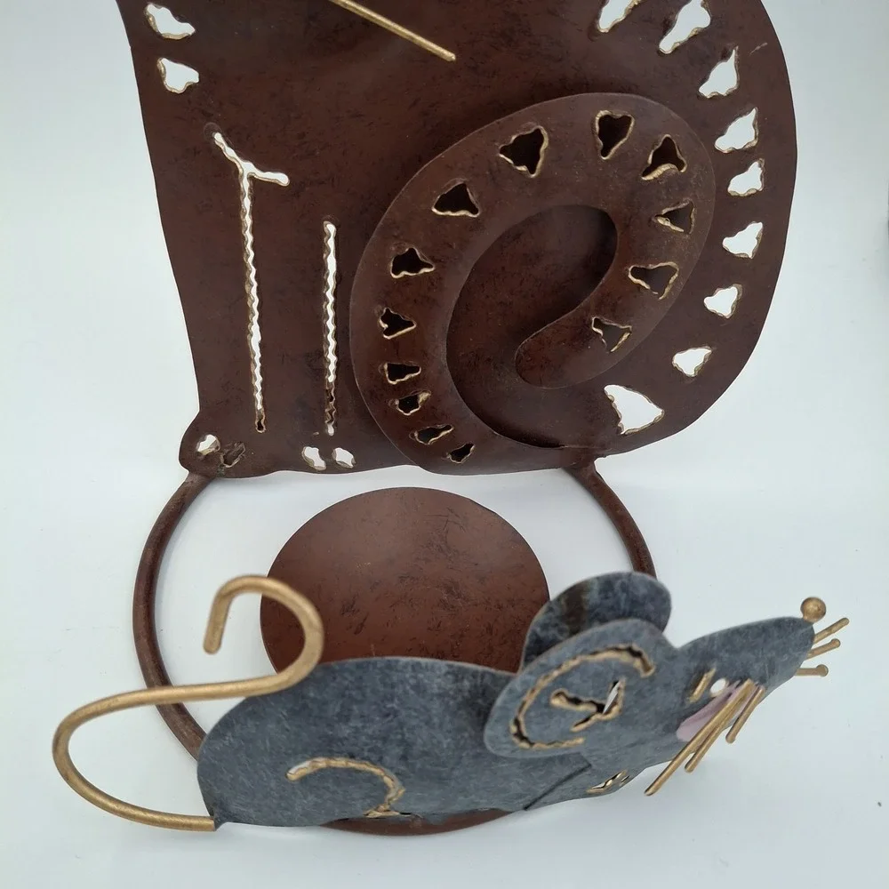 Cat vintage metal